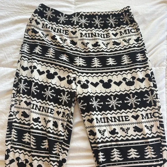 Disney Black and White Faire Isle Christmas Leggings - Butter Soft - Picture 5 of 5